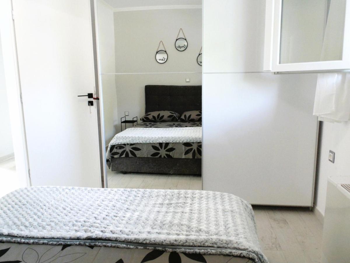 White Rose Apartment Potamos  ภายนอก รูปภาพ