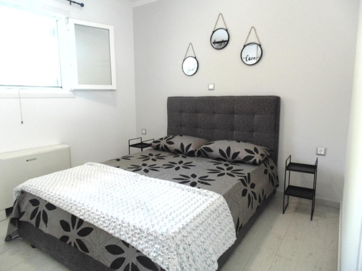 White Rose Apartment Potamos  ภายนอก รูปภาพ